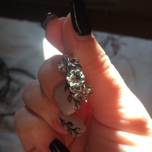 New Silver and Blue Floral Ring - Picture 4 of 7